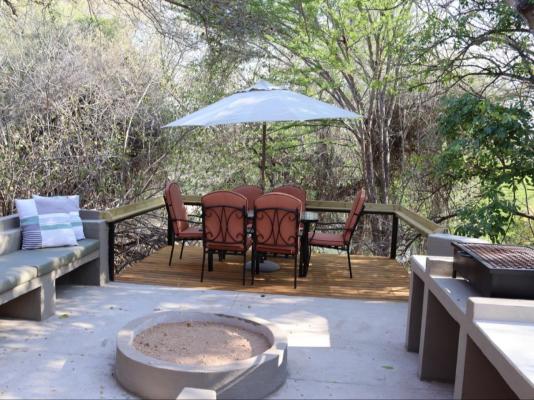 SAPlaces's tweet photo. Bundox River Retreat offers guests a choice of accommodation in a beautiful Lowveld bush setting, and is a small conservancy situated close to Hoedspruit and within easy reach of the Kruger National Park and Blyde River Canyon.
https://t.co/0Op0ZlhmOJ
 #ShareSouthAfrica https://t.co/FpNm9fwCeY