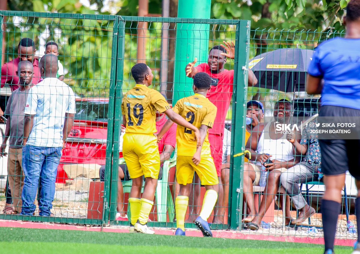 LadiesSupreme's tweet photo. Our proud supporters 🥰we can’t wait to see you on Saturday at Bantama Cocoase turf.

#EnjoyAWorldOfGood
#MaltaGuinnessWPL
#MaltaGuinnessWomenPremierLeague
🔴⚪️🟡 https://t.co/P9oPR3UzCO