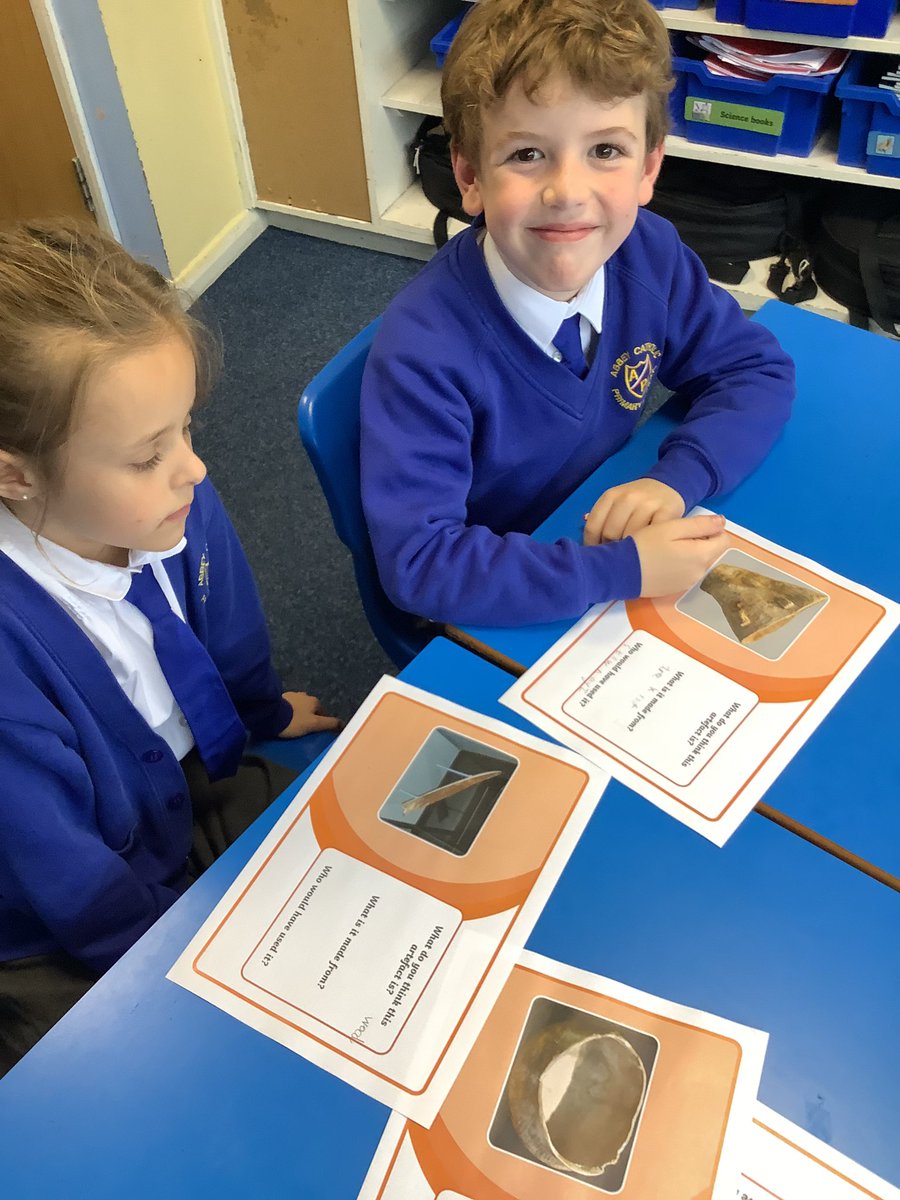 AbbeyPrimary's tweet photo. #tY3 were exploring different artefacts and discuss what they were used for #history https://t.co/N489xJ3KZE
