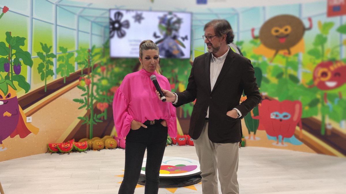 eComercioAgr's tweet photo. #CuteSolar presenta en @FruitAttraction las acciones de su campaña de promoción de los cultivos en #invernaderosolar en #Europa
@APROA_AOP @HORTYESPANA @Coexphal #FruitAttraction22
Revista #ECAFRUITS https://t.co/jgRPRNt6Ih