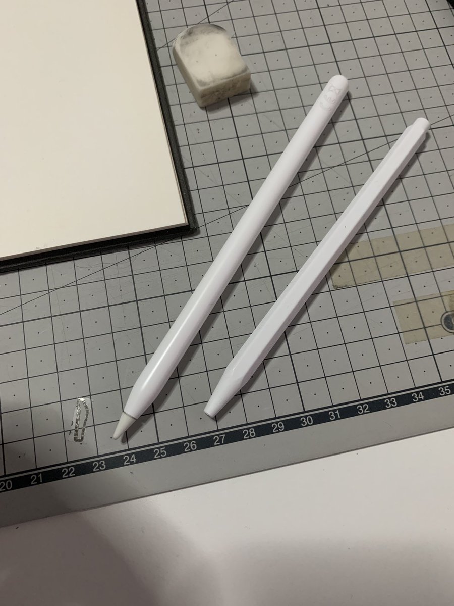 ouzeland's tweet photo. Apple pencil on paper is not right https://t.co/U8ojnoAZCr