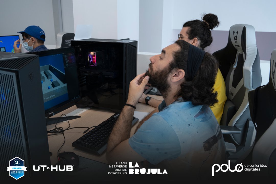 UTHUBformacion's tweet photo. ¡Ding dong! 🔔
Hoy nuestro director de formación @javierue4 ha estado formando a los alumnos de @LaBrujulaXR con la MASTERCLASS de Retargeting de Animación Unreal Engine en @PoloDigitalMLG 👏👏
 #Formación #Malaga #UnrealEngine #RETARGETING #GAMEDEV https://t.co/JdjEwkcALC