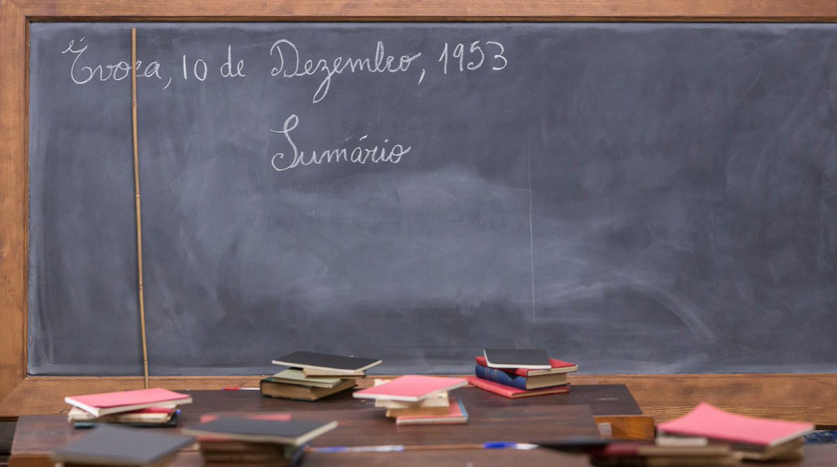 davidgolias's tweet photo. O dia 5 de outubro também se comemora o #DiaMundial do #Professor.
Aqui uma homenagem com algumas imagens do filme Aparição, de Fernando Vendrell
#ruimorisson #victoriaguerra #jaimefreitas #joaocachola #joaomilagre #literatura #vergilioferreira #fernandovendrell #mariajoaovaz https://t.co/Xl2olnGmsL