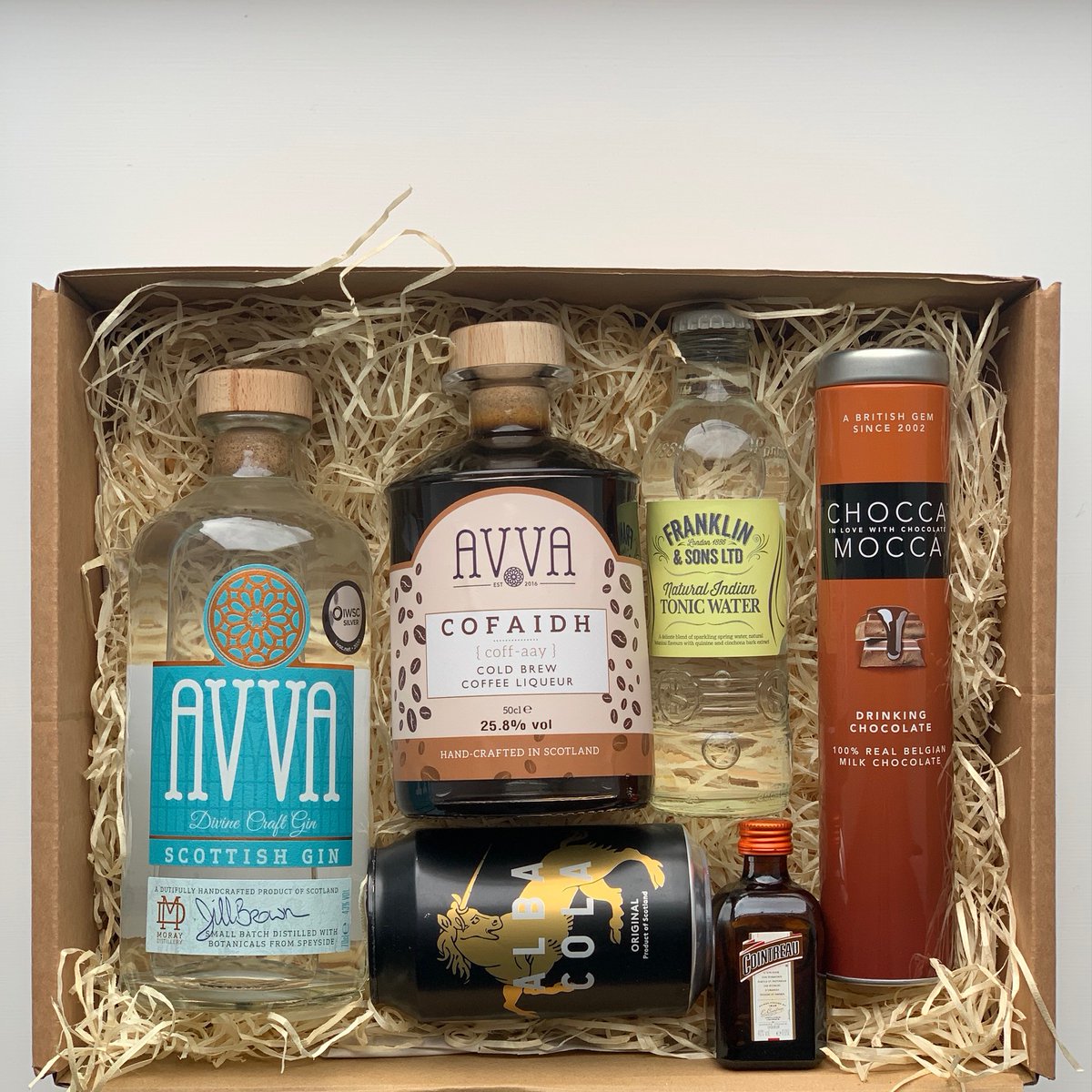 AvvaScottishGin's tweet photo. Avva Cocktail boxes make the perfect gifts for the Cocktail lover in your life! Boxes start from just £30 and are a great way to expand your Avva Collection 👌
Shop Cocktail Boxes here https://t.co/UmyiRNa4Lc
#cocktailstime #cocktailsathome #scotlandfoodanddrink #scottishfoodie https://t.co/HazKVjkVSr