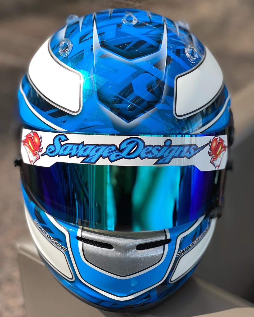 GuyCosmo's tweet photo. 💥 BOOM 💥 Savage Designs knocking it out of the park again with my new lid! The attention to detail, quality and precision is outstanding and the customer service is 2nd to none.
.
#helmet #paint #savagedesigns #savage #art #arai #cosmosport #guycosmo #brand #image #boom https://t.co/qRsoDmmTGZ