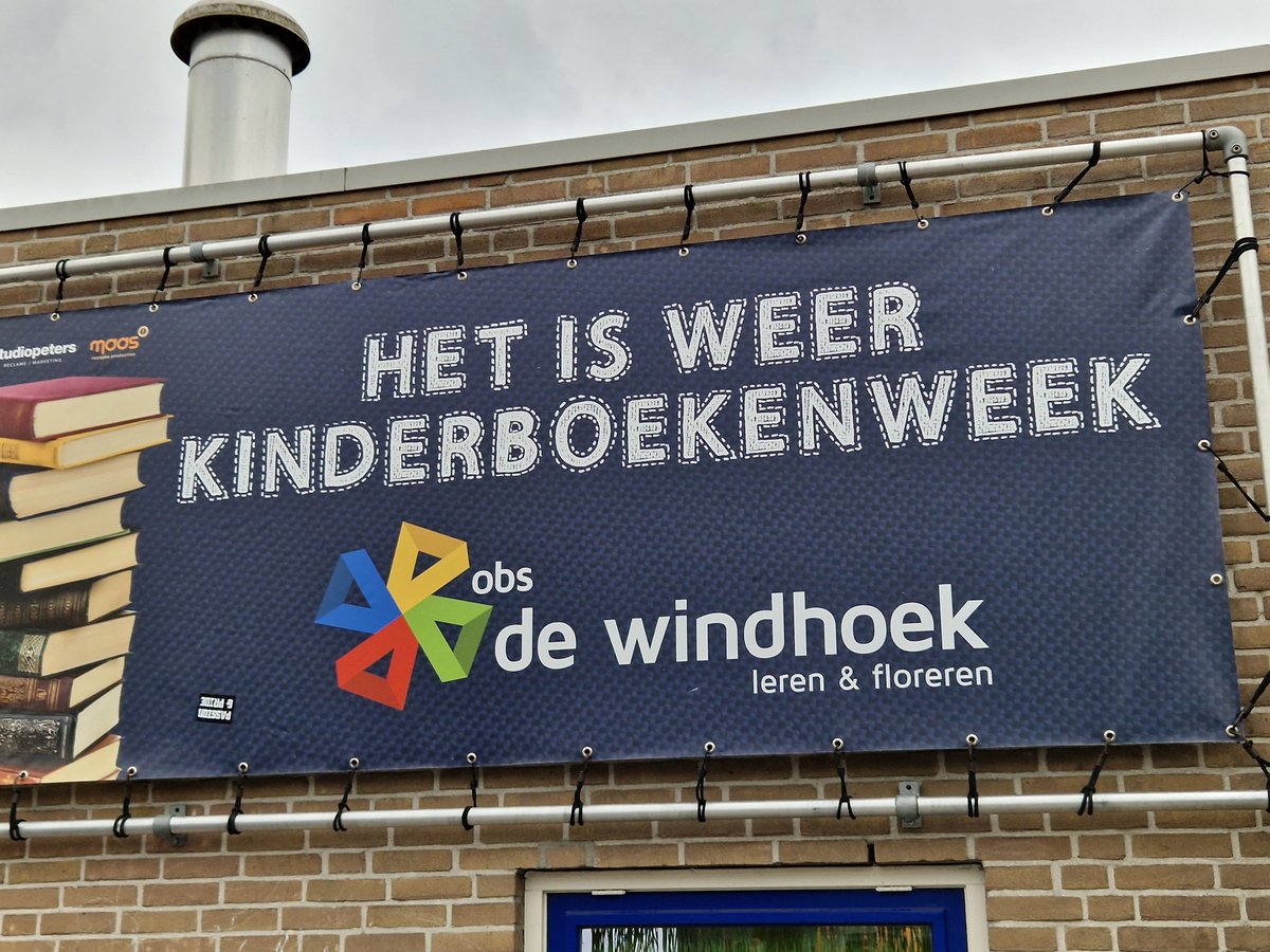 obsde_windhoek's tweet photo. Opening van de #Kinderboekenweek 2022 GiGaGroen 
op de Windhoek. 
Met  leerlingen en leerkrachten is vanochtend de week geopend. Alle seizoenen kwamen ook even voorbij. Wij hebben er gi-ga-groen zin in. Iedereen heel veel leesplezier, voor nu, voor straks, voor altijd. https://t.co/c6lrgbishc