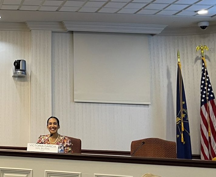 wilburn4IN's tweet photo. For those of you who missed it, last night @lwv_hamilton_co held their candidate forum-here is picture of me & my opponent.
Voters were able to hear more about my plan for mental health workforce expansion & improving quality of life factors like air quality.
His plan 🤷🏽♀️ https://t.co/OVXKgMVNK2