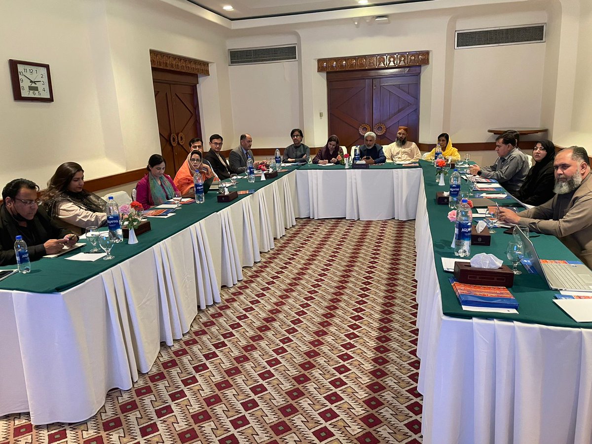 UNDP_Pakistan's tweet photo. Balochistan Govt,policy makers, national human rights insts, academia, CSOs, community representatives initiate coordination network dialogue on access to environmental &amp; socio-legal justice, for most at-risk populations. #environmentaljustice #genderjustice #floods #displacement https://t.co/im0p3Ibqvt