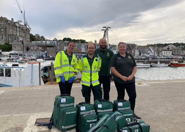 swasFT's tweet photo. A massive thank you to The Duchy Health Charity for giving @swa_charity a £6,315 grant for enhanced observation equipment for Community First Responders in #Cornwall.

CFRs, trained volunteers who attend emergencies to help before an ambulance comes, are vital to #TeamSWASFT. https://t.co/PtlejtwTCp