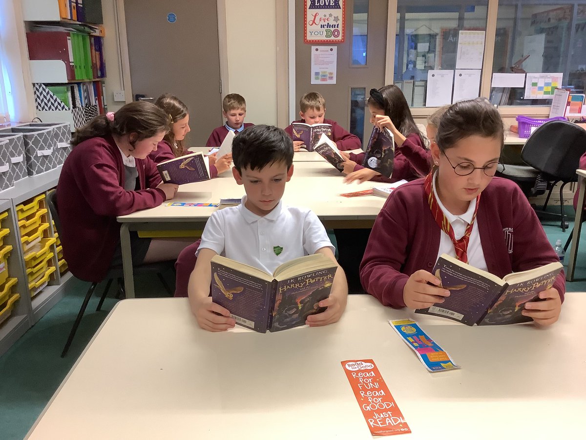 Holytrinityrc's tweet photo. Class 4 are currently reading Harry Potter and the Philosopher’s Stone. When they read aloud to the class, they get to wear Harry’s glasses and his Gryffindor tie! 🤩 #harrypotter #classread @jk_rowling https://t.co/c2mMZGajyB