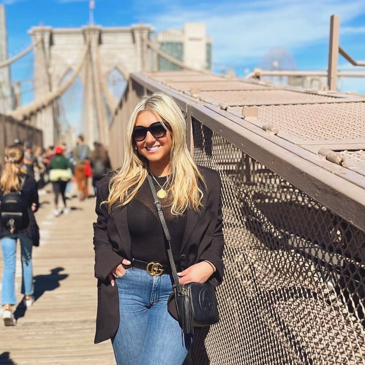 MrsLoulou's tweet photo. New York City—always a great idea and an easy weekend getaway! Love flying @porterairlines for quick and easy travel, and we had fun staying at @MoxyTimesSquare! 💙 #travel #flyporter #porterairlines #moxytimessquare #NYC #NewYorkCity #Dumbo #Brooklyn #travelblogger https://t.co/l27omnyllb