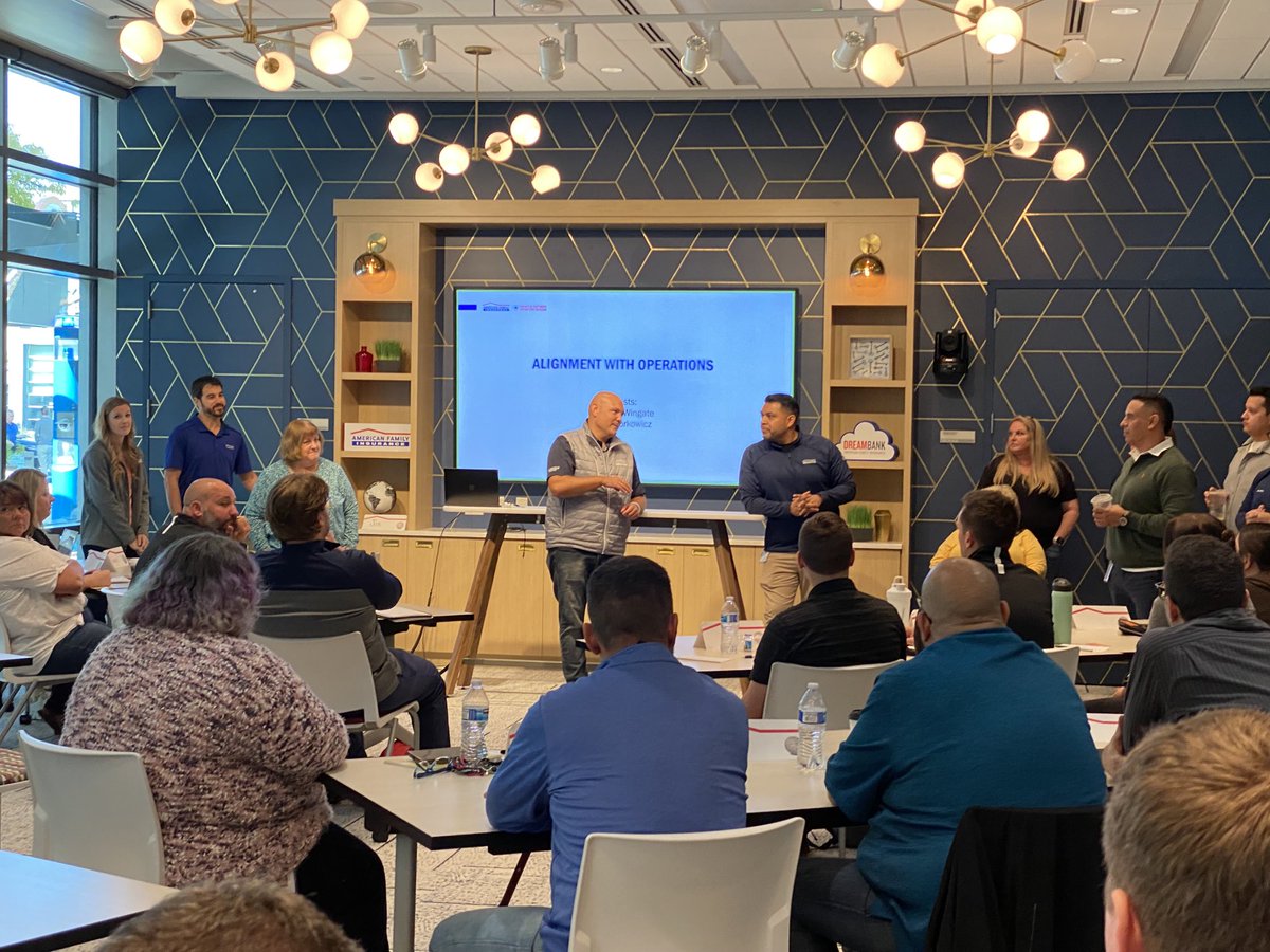 MicheleWingate's tweet photo. Thanks ACO performance team for inviting our operational leaders to connect and share. Bonus to do it in the fabulous @DreamBankMSN!
#teamwork
#connection
#oneamfam https://t.co/yDgRw5xcMe