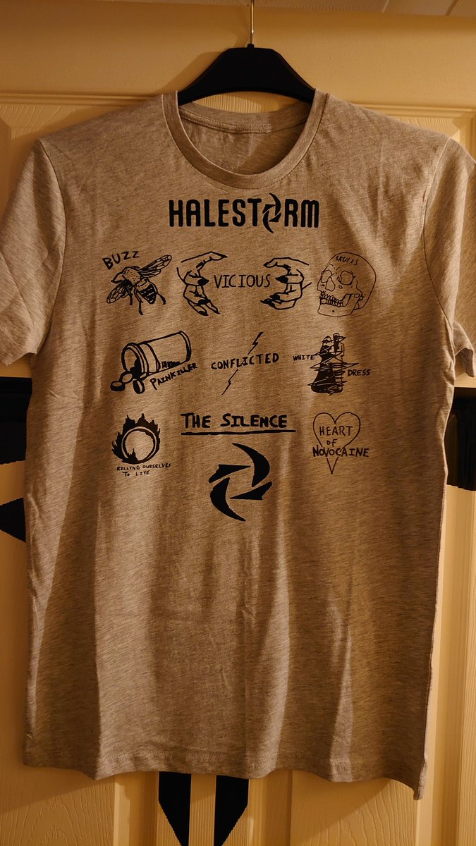 Lolly_Pollock's tweet photo. Hey @LZZYHALE I made myself a custom @Halestorm shirt yesterday to add to my growing collection. It feels like forever since I've seen you play live and haven't got any merch since last time, so I thought why not try make one just for me. I hope you like it! ❤️ #Vicious https://t.co/48ZixWkfWZ