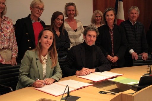 fdepampelonne's tweet photo. Hier soir meudon s’est résolument engagée dans la lutte contre le gaspillage alimentaire. Signature d’une charte entre le maire et Too good to go. Fière d’avoir pu proposer et finaliser ce projet qui me tenait à cœur.
Merci à tous ceux qui m’ont soutenue ! https://t.co/zgOMq6hzTT