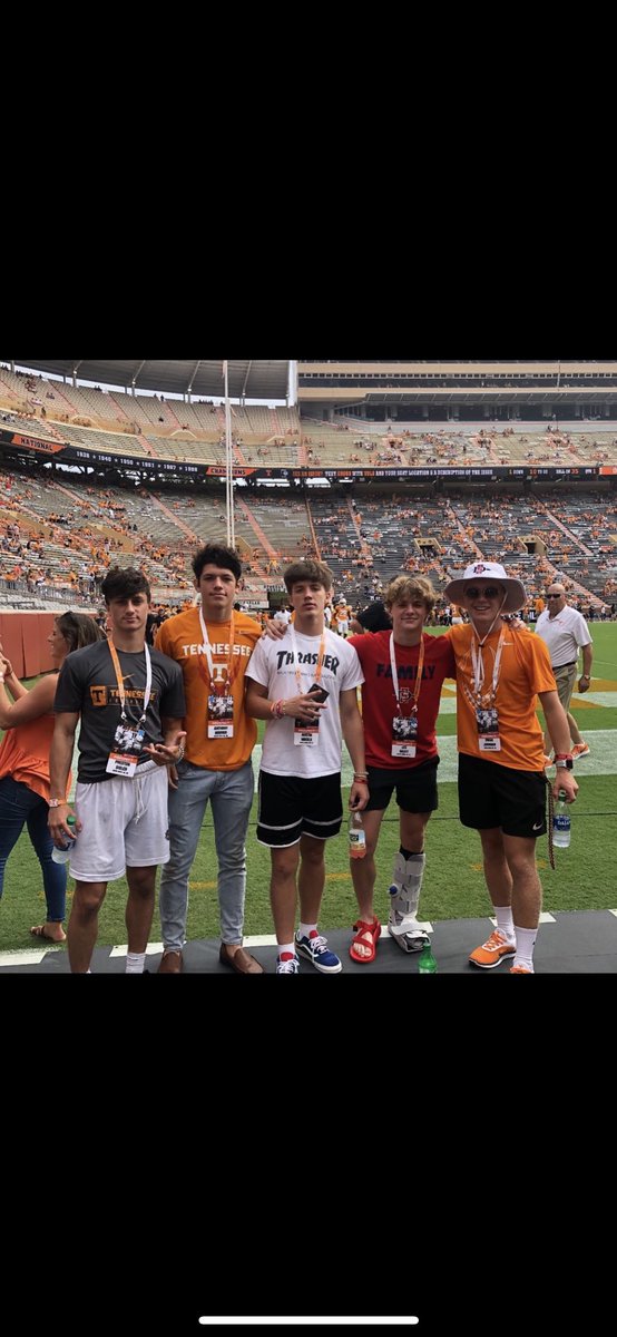 it’s officially been well over 2 years without seeing some of my brothers i hope everyone’s doing well❤️ love to all of y’all