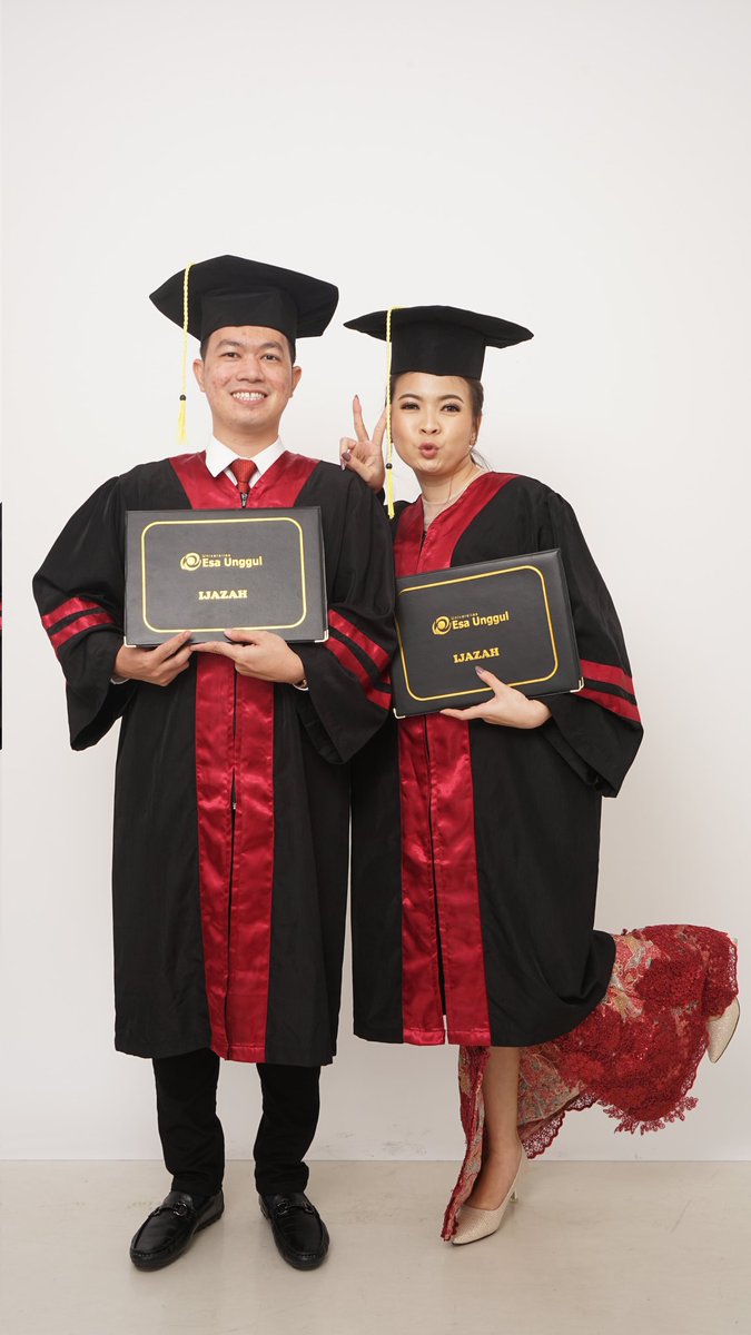rendyarifin's tweet photo. Graduation Day 🎓 https://t.co/FPpnixbopN