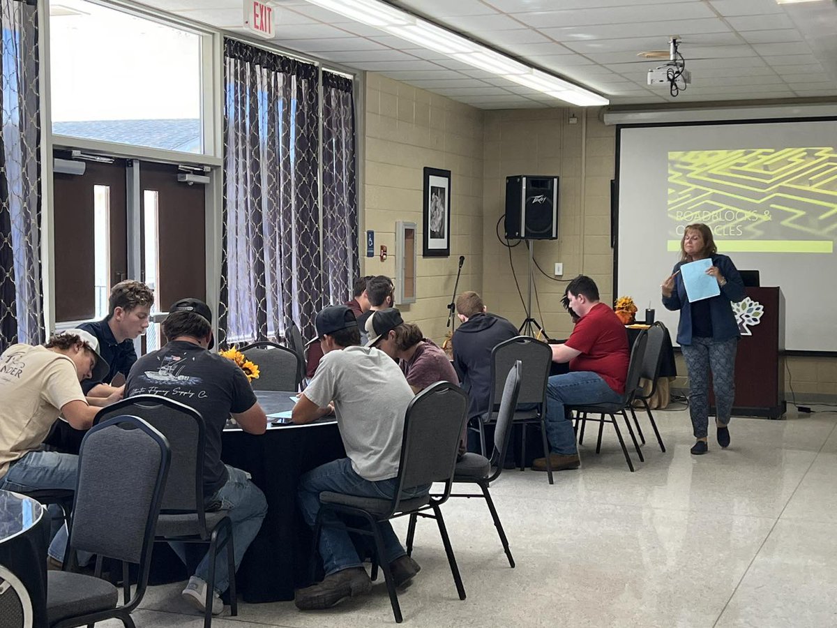 Yesterday, students at RIVEROAK participated in goal setting workshops. 

RTC recognizes the importance of life &amp; career skill training in the development of our dual-enrolled &amp; adult community.

#GrowYourFutureWithUs #CTEWorks 
#GetThereFL 
#fltechcolleges #earnacareerinayearfl