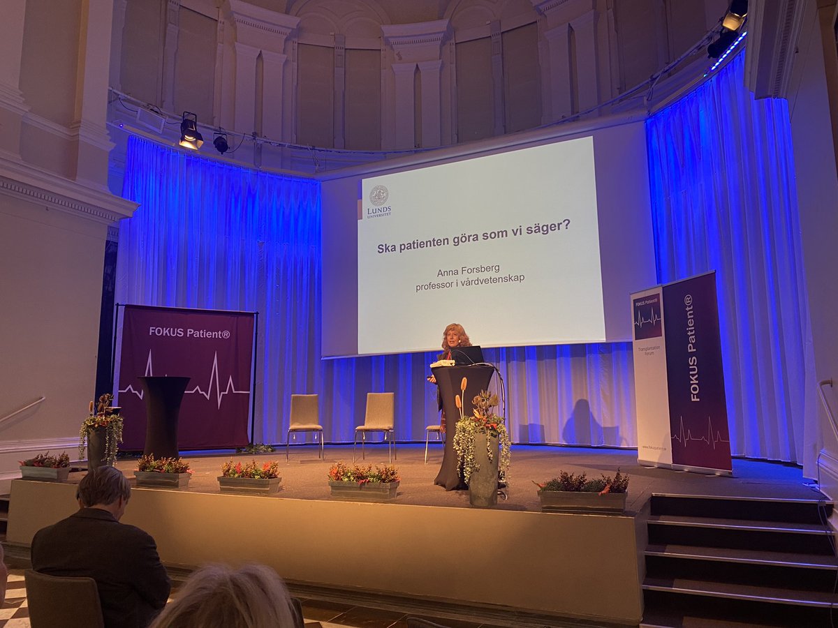 Brilliant Professor Anna Forsberg giving a interesting talk about adherence 👏#ESOT #transplantation