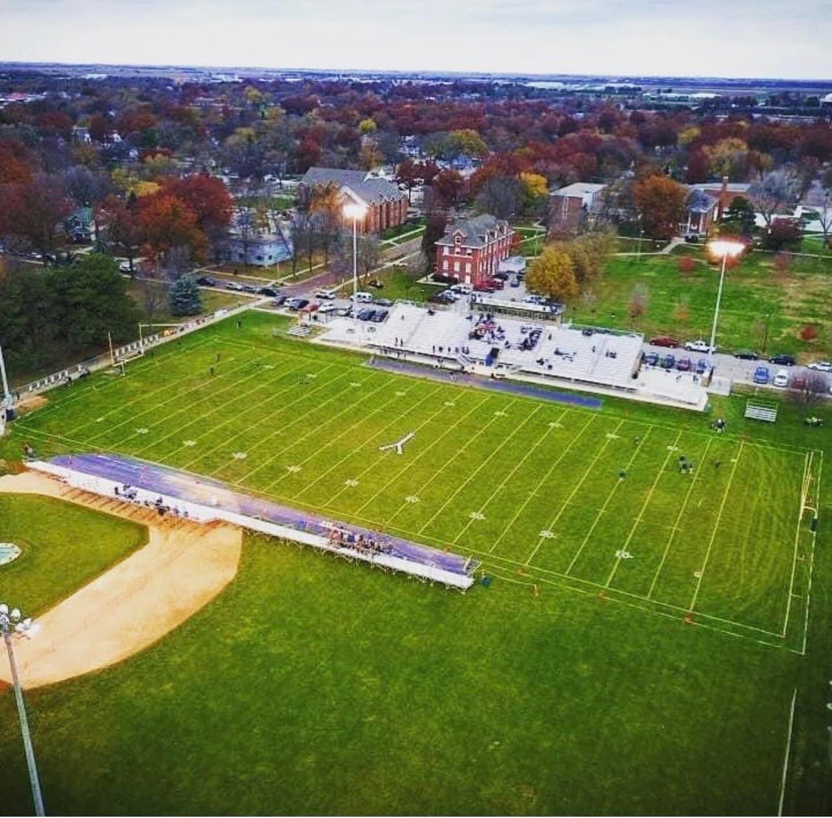 The community of York lost a giant today, and our football team lost a great friend and supporter. My best character lesson to my team will be today when I tell our players what kind of a person Jack Vincent was.  Rest easy my friend.  ❤️🏈
#ForeverADuke