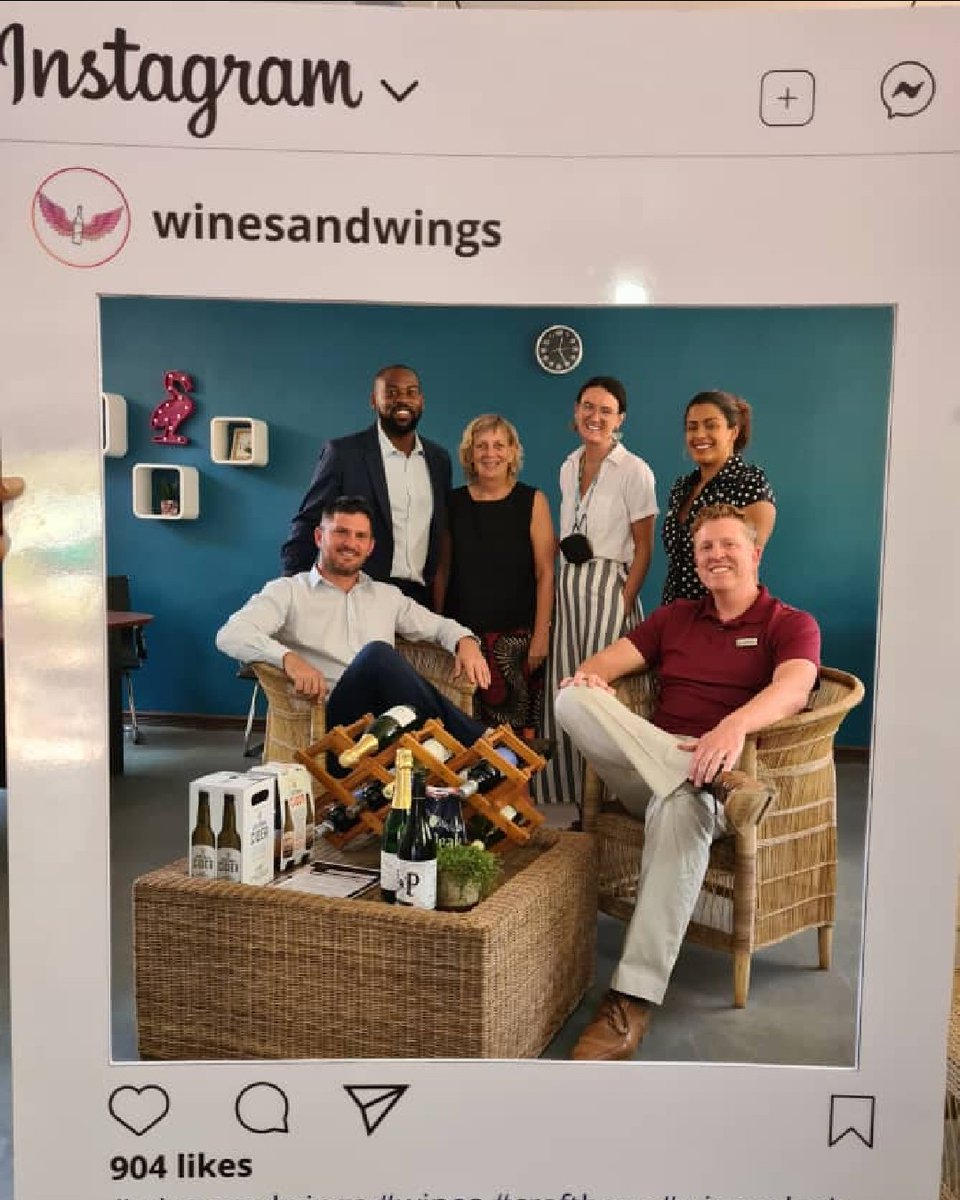 Winesandwings's tweet photo. Dropped off a little #hamper 🍾 for the #teachers at @BMISworld today to show our appreciation for their contributions to the students and the community!

Happy #WorldTeachersDay! 👨‍🏫📖👩‍🎓🥂

Keep up the great work! 👏👏👏 https://t.co/BUKNqiuXOg