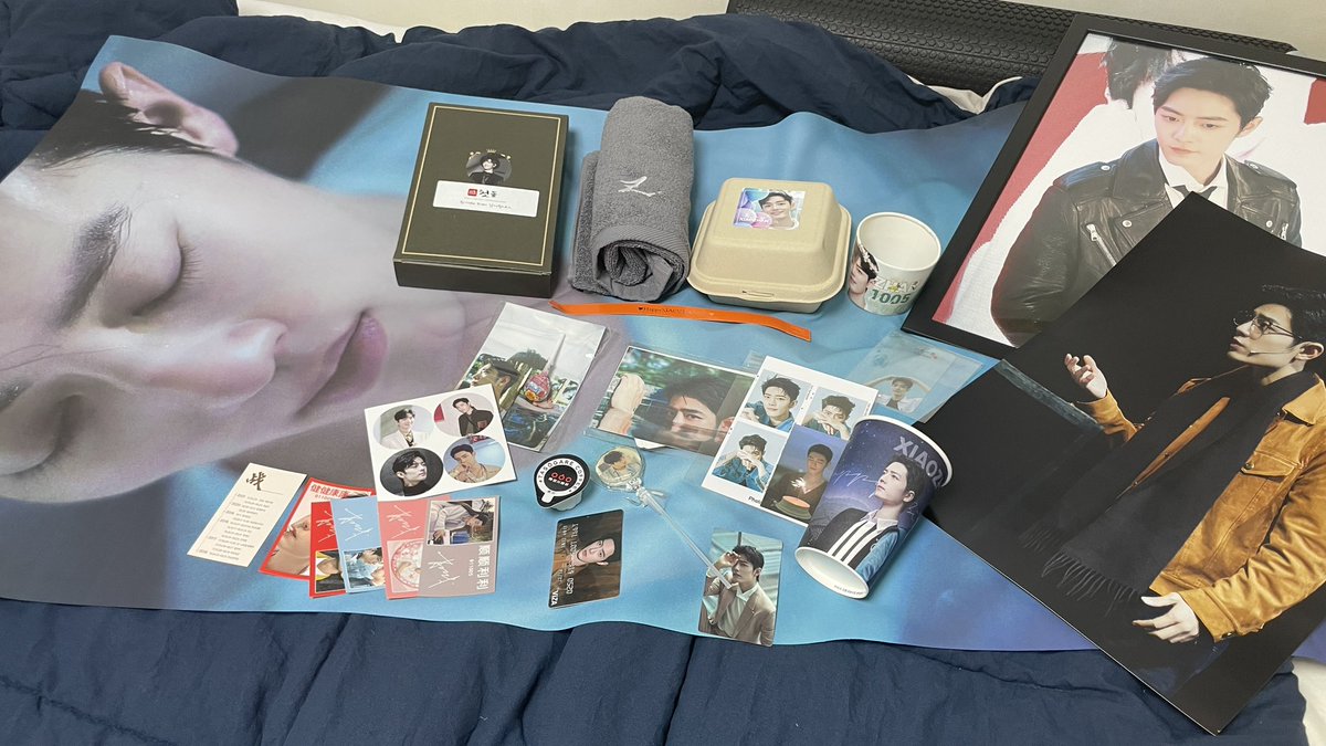Xiao_Zhan_love's tweet photo. @FanNeverland 
샤오잔 생일너무축하해❤ 
네버랜드분들 전시,특전 너무감사합니다❤❤

#서른지나첫돌 #happyxiaozhanday
#샤오잔 #XiaoZhan #肖战 https://t.co/oipFez9UPY