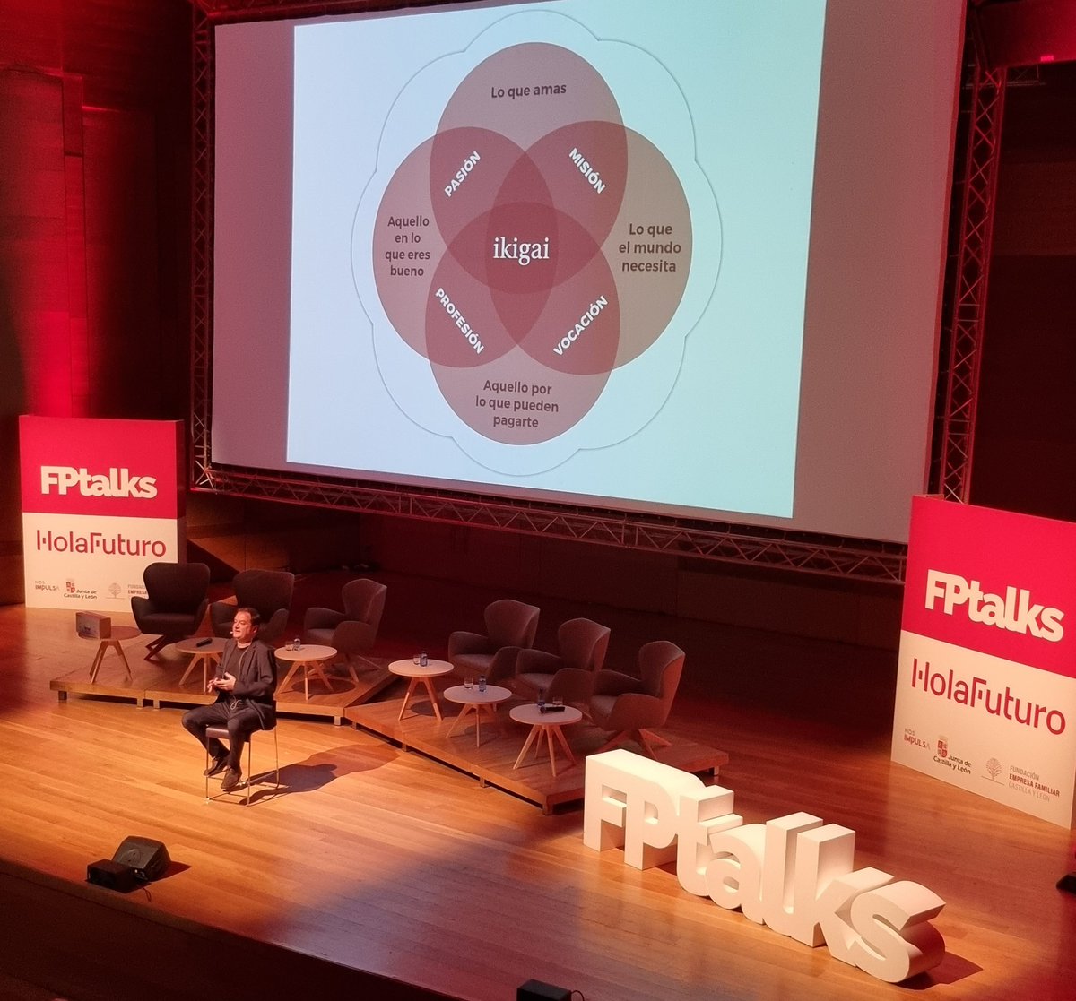 SonsolesGarrido's tweet photo. La palabra sin duda es #propósito y siempre tiene que ver con aportar valor a otros. Que bien explicado en el concepto #ikigai. Nuevo favorito;)
@EFCyL #FPtalks22. https://t.co/FjoRxvDI00