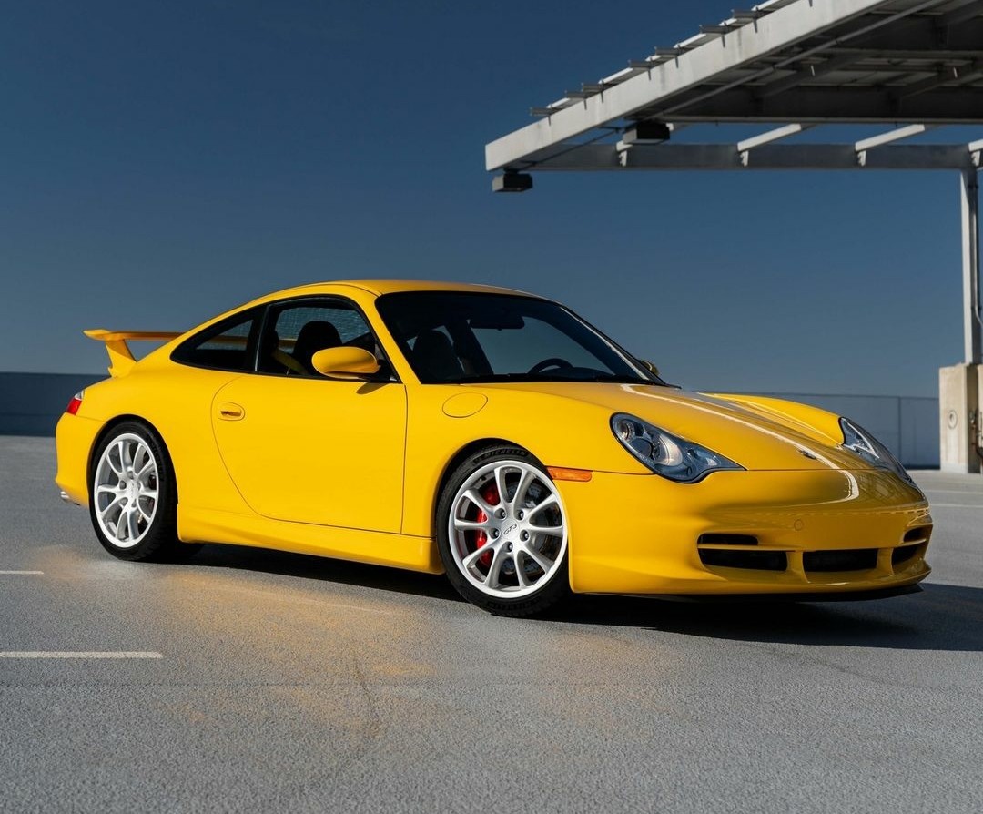 PorscheCIub's tweet photo. Speed Yellow 996 GT3 https://t.co/5wFsEuxNAE