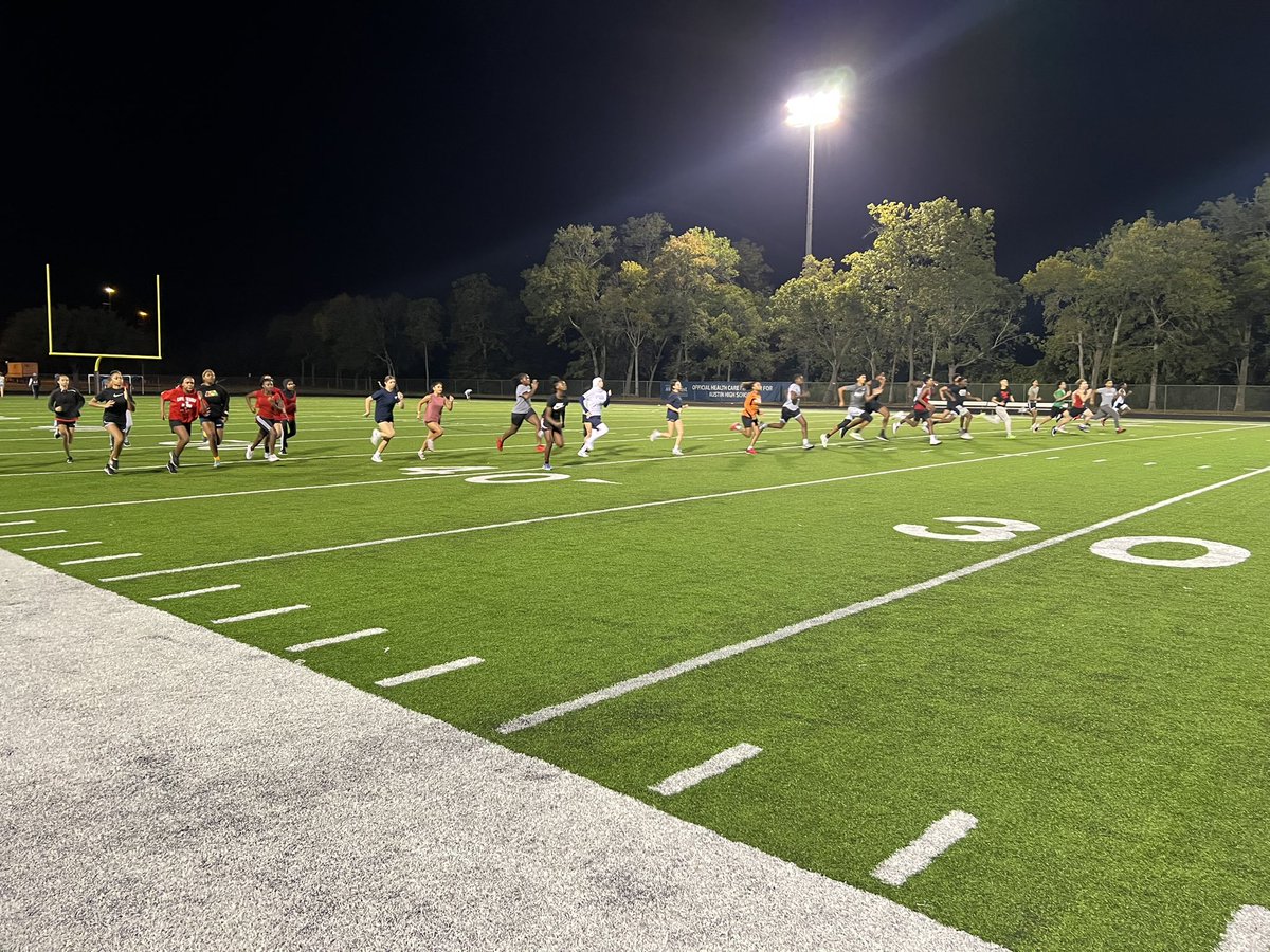 AHS_GirlsBB's tweet photo. The Finale! Last pre-season morning run for the #BreakfastKlub The season is upon us! #ItTakesWhatItTakes #NoExcuses @AHSdawg_hoops @SFAHS_Bulldogs @FBISDAthletics https://t.co/D6bTUKsW1s