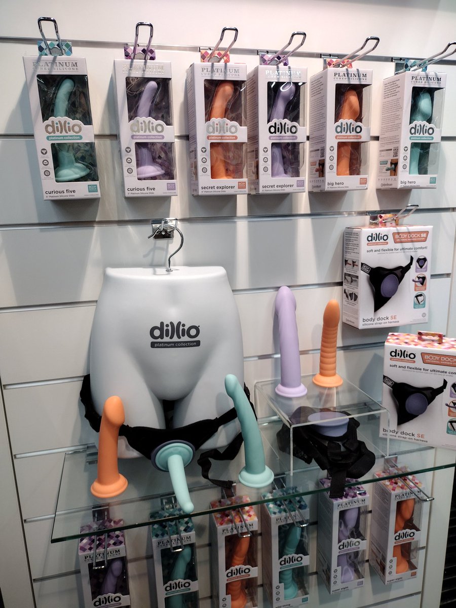 ETOMagazine's tweet photo. Busy on the @pipedream_toys with new CEO Barbara Cook, talking about the latest #Dillio range in gorgeous colours &amp; platinum silicone, and the new #FantasyForHer 'Ultimate Pleasure Pro'. #eroFame continues...
#ETOonline #ETOatEroFame https://t.co/Nj2fbWuzTR