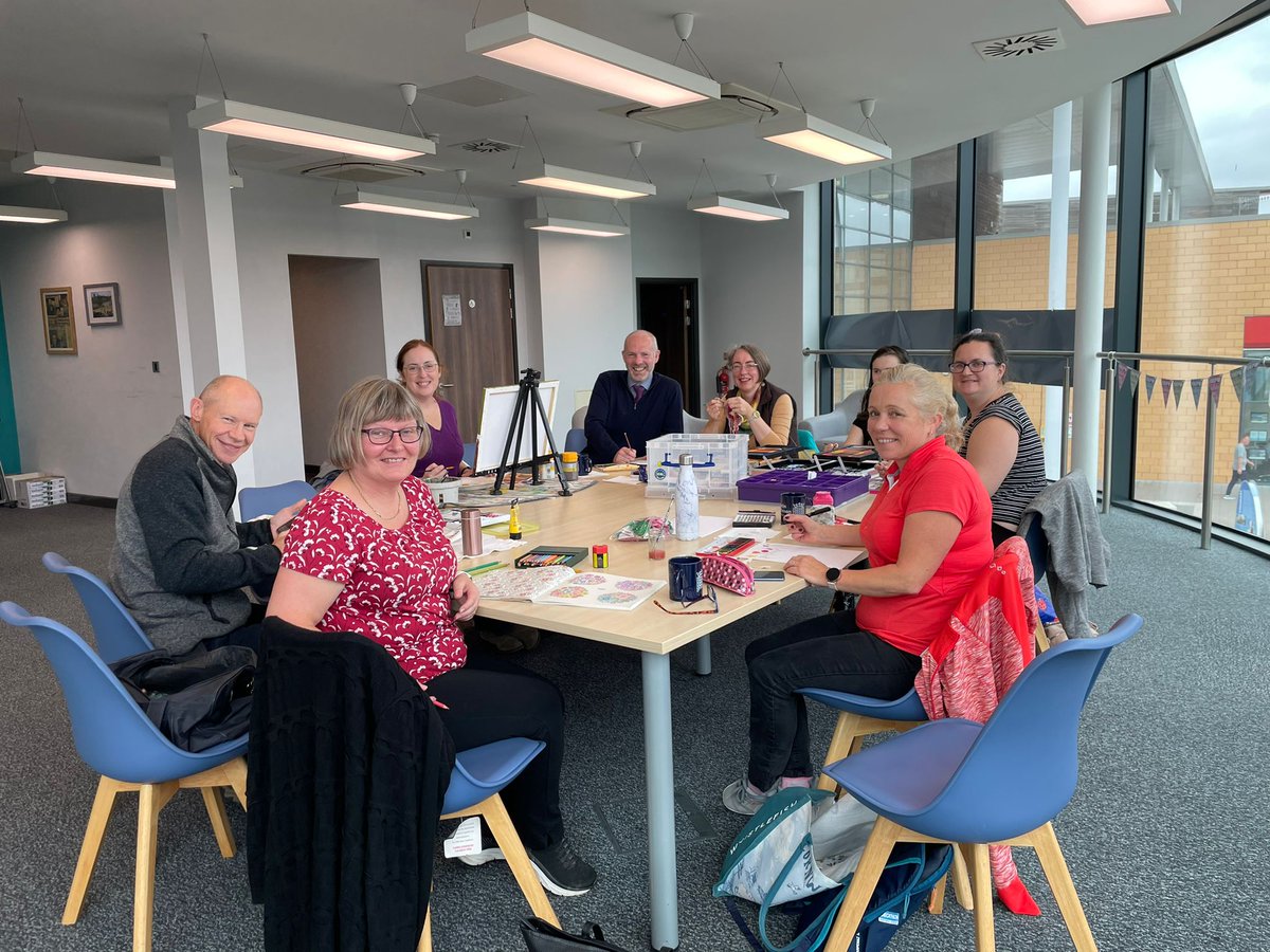 JustinTomlinson's tweet photo. Great to welcome Cornerstone Art Cafe to my @OfficeJTMP community office. Very impressive creative skills on show. 

Oh and they brought brownies so they are welcome any time! The next session is 2nd Nov 10-11:30am 🎨👨‍🎨👩‍🎨🍫 https://t.co/s1K0f4if55