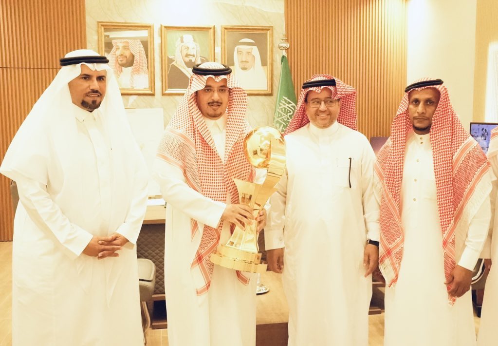 AldarbGov's tweet photo. استقبل محافظ الدرب أ.عبدالرحمن الهزاني طاقم منتخب #الدرب الإداري والفني والإعلامي وذلك بمناسبة تحقيقهم بطولة المنتخبات بمحايل عسير حيث هنأهم بتحقيق البطولة والمستوى المميز الذي ظهر به المنتخب ،وكان استقبالهم بحضور رئيس البلدية ورئيس جمعية التنمية الأهليةومدير رابطة الأحياء بالدرب https://t.co/NtM9ZAl9LM