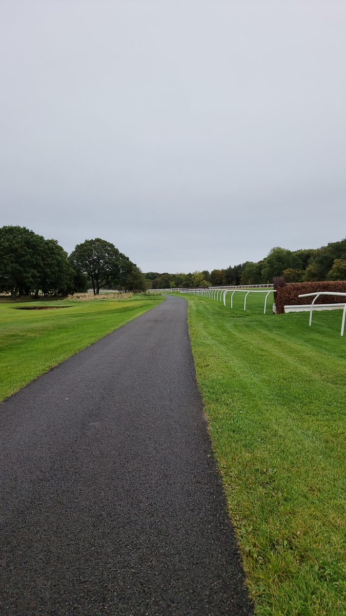 kgstrainers's tweet photo. Day off from the retail world. 
A walk to get some fresh air in the lungs &amp; stretch the legs getting away from it all 👍🏻

#Newcastle #Newcastleracecourse #gosforthpark https://t.co/KDmFqcrUf6