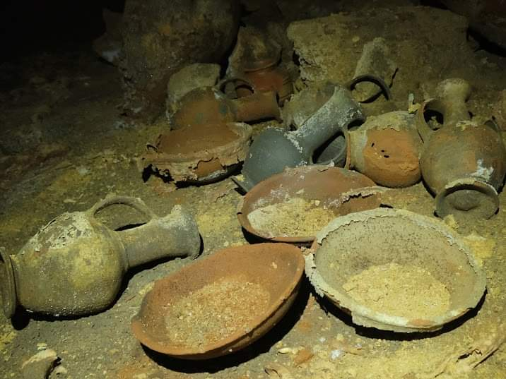 DawoudShira's tweet photo. Archaeologists in #Israel have discovered a truly unusual cave https://t.co/m4nGbosypa