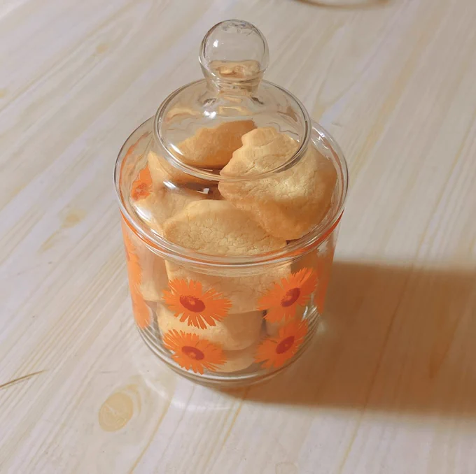手作りクッキーが無性に食べたくなったのでまなとさんが前にツイートしてたレシピで久しぶりに作った。すぐ出来て本当に助かる。 
