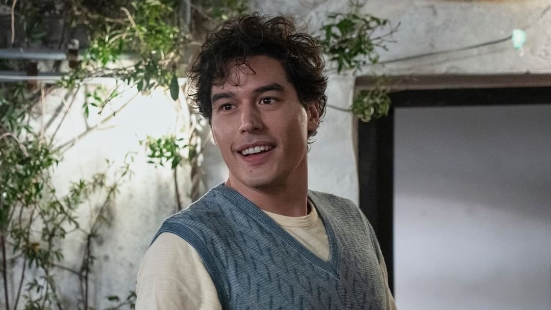 NetflixIT's tweet photo. A volte, l’unica cosa da fare per sconfiggere le proprie paure è condividerle. Per lanciarsi dalle stelle è ora disponibile su Netflix. https://t.co/DQiQdzaKTd