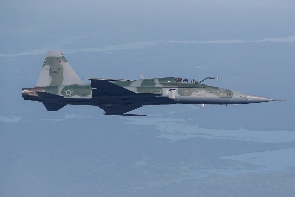 sentandoapua's tweet photo. Com rasante de caça F-5 e avião de grande porte, EPCAR promove Portões Abertos na próxima semana - Aeroin - https://t.co/HF6tKPZMIN
#FAB #aviação #militar #F5EM #EPCAR https://t.co/7VCqDxXabr