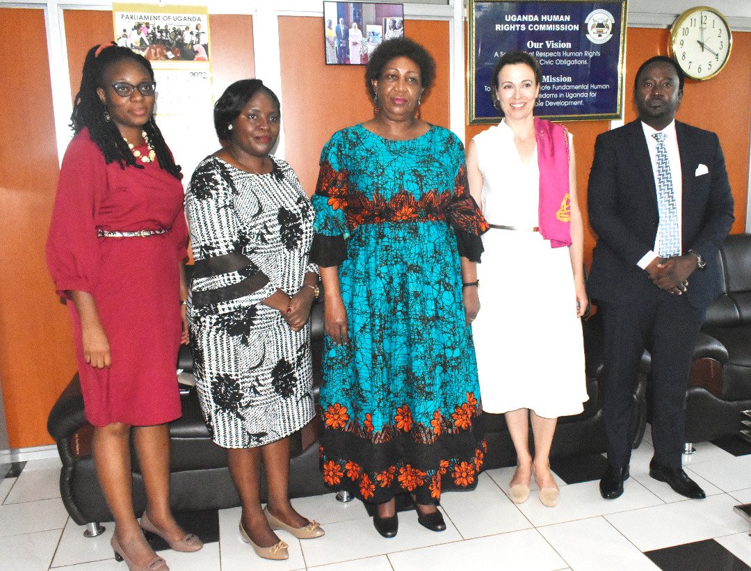 UHRC_UGANDA's tweet photo. We are glad to have hosted H.E Manuela Leimgruber @SwissAmbaKenya who met @ChairpersonUhrc, Comm @ckaheru, Dir. Monitoring @RSsekindi &amp; Sen. HRO @mutumba_p. The discussion centered around Human Rights in #Uganda, the budding oil sector and development partnership. https://t.co/E7GwL5woiy