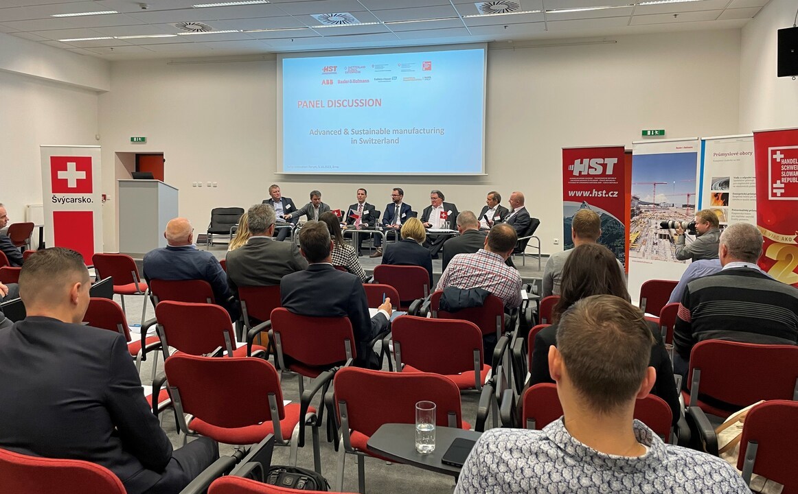 ABBCzech's tweet photo. ŠVÝCARSKÉ INOVACE ZAMÍŘILY DO #BRNA
Dnes jsme se v rámci #MSV2022 zúčastnili další významné mezinárodní akce, SWISS INNOVATION FORUM, organizované @SwissChamberCZ, u které jako přednášející nechyběl ani náš kolega z robotiky, Jakub Mžik. Děkujeme moc za pozvání 👏 https://t.co/C1TIbQPHTe