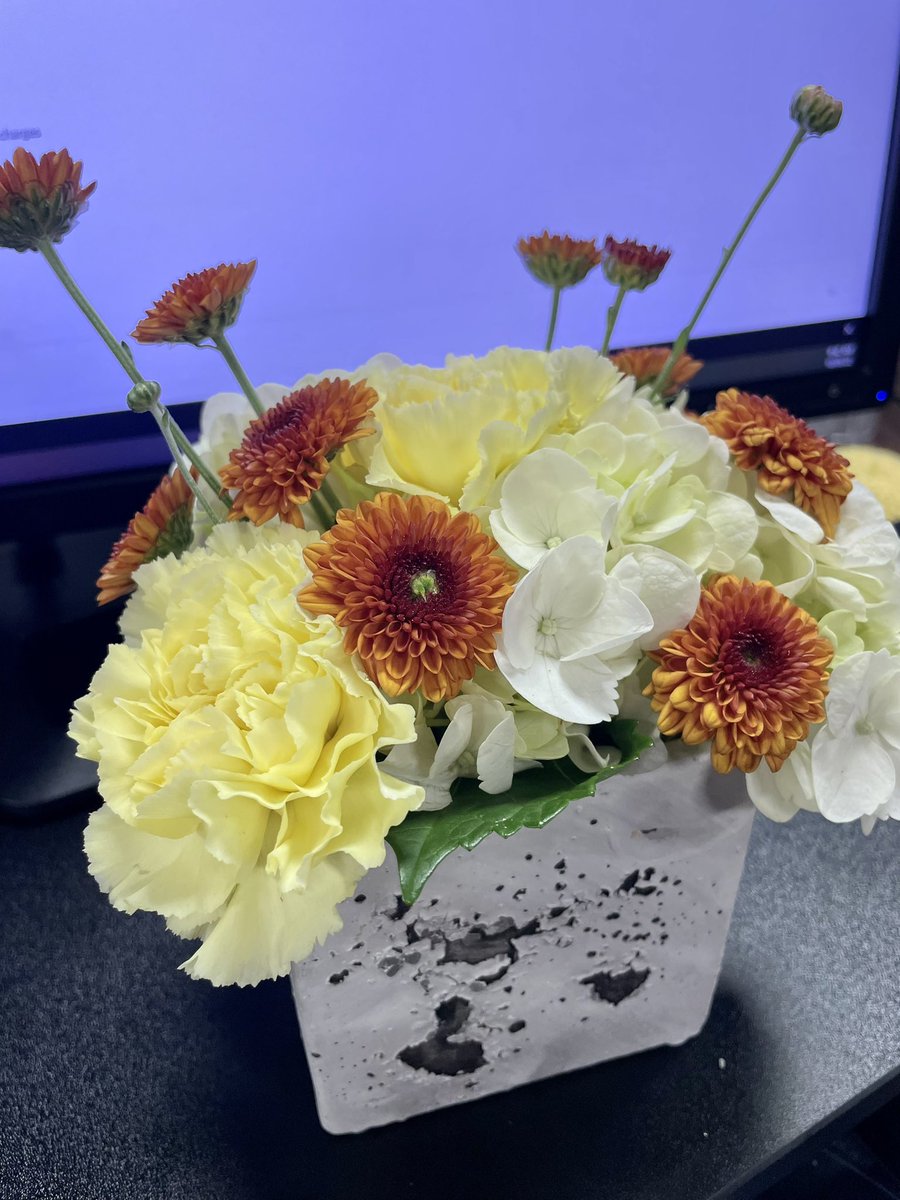 AJerrettCTV's tweet photo. @levelneville what a nice surprise to find at my desk this morning…thank you! And, it was so nice to see you in the flesh! https://t.co/hlBQS54GRf