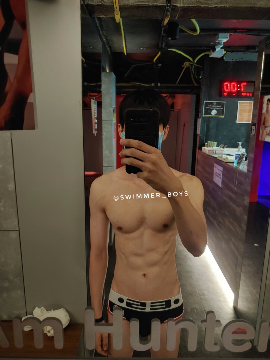 มาเดินเล่นครับบบบบ์  <a href="/krubb_bkkth/">Krubb Bangkok Social Club & Sauna in Bangkok</a>