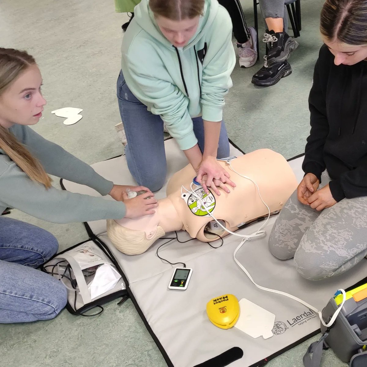NursingTUS's tweet photo. Basic Life Support training is under way at The Department of Nursing and Healthcare @TUS_ie with our year one nursing students
#stayinalive #pushhardpushfast #savinglives https://t.co/IaVaW1a83j