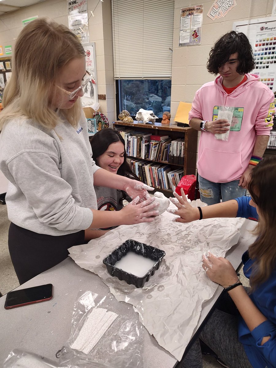 RingArtatBHS's tweet photo. It's always an adventure when we cast our plaster hands in 3D Design. Teamwork makes the dream work! @bentoncardinals #SJSDproud #handsonlearning https://t.co/ZSh3ssvUse