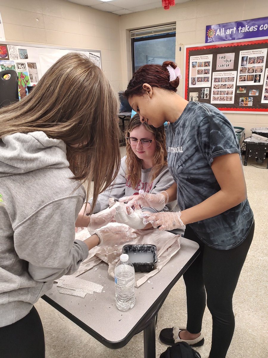 RingArtatBHS's tweet photo. It's always an adventure when we cast our plaster hands in 3D Design. Teamwork makes the dream work! @bentoncardinals #SJSDproud #handsonlearning https://t.co/ZSh3ssvUse