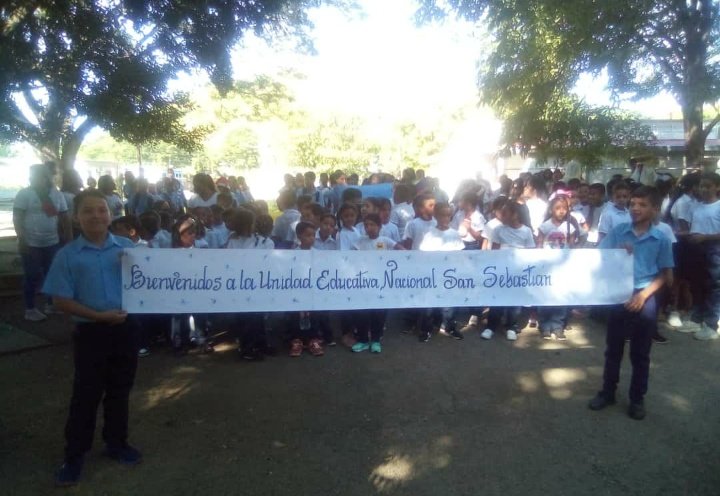 RoxanaC71634289's tweet photo. #05DeOct #AraguaEsEducacion
#RevolucionAgraria
Municipio San Sebastián
Reporte Educativo: Actividades Recreativas y cívicas en las distintas Instituciones educativas @leoalvacabrera @Soykarinacarpio @NicolasMaduro @MPPEDUCACION @ZE_Aragua https://t.co/pgGv4Qg5tl