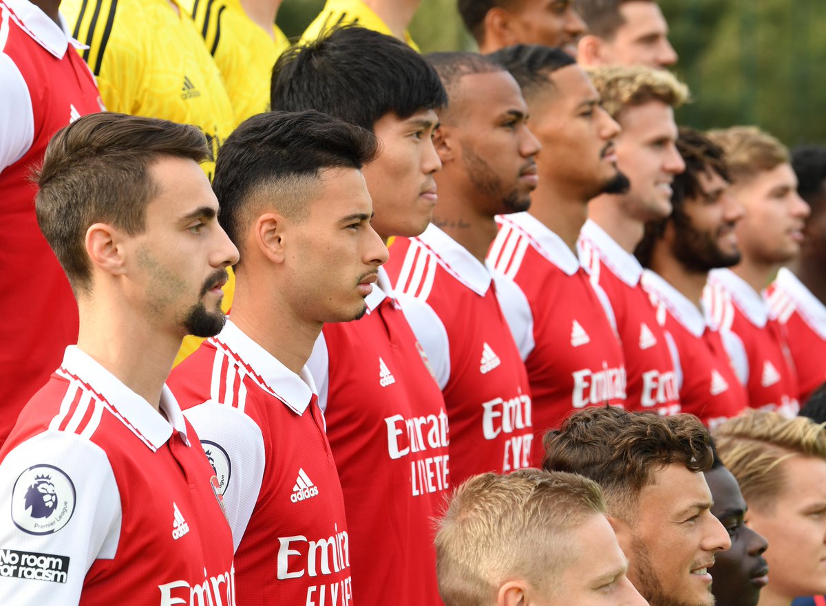 Arsenal's tweet photo. 📸 Behind the scenes pics at team photo day 😁 https://t.co/8wueJ0qmaZ