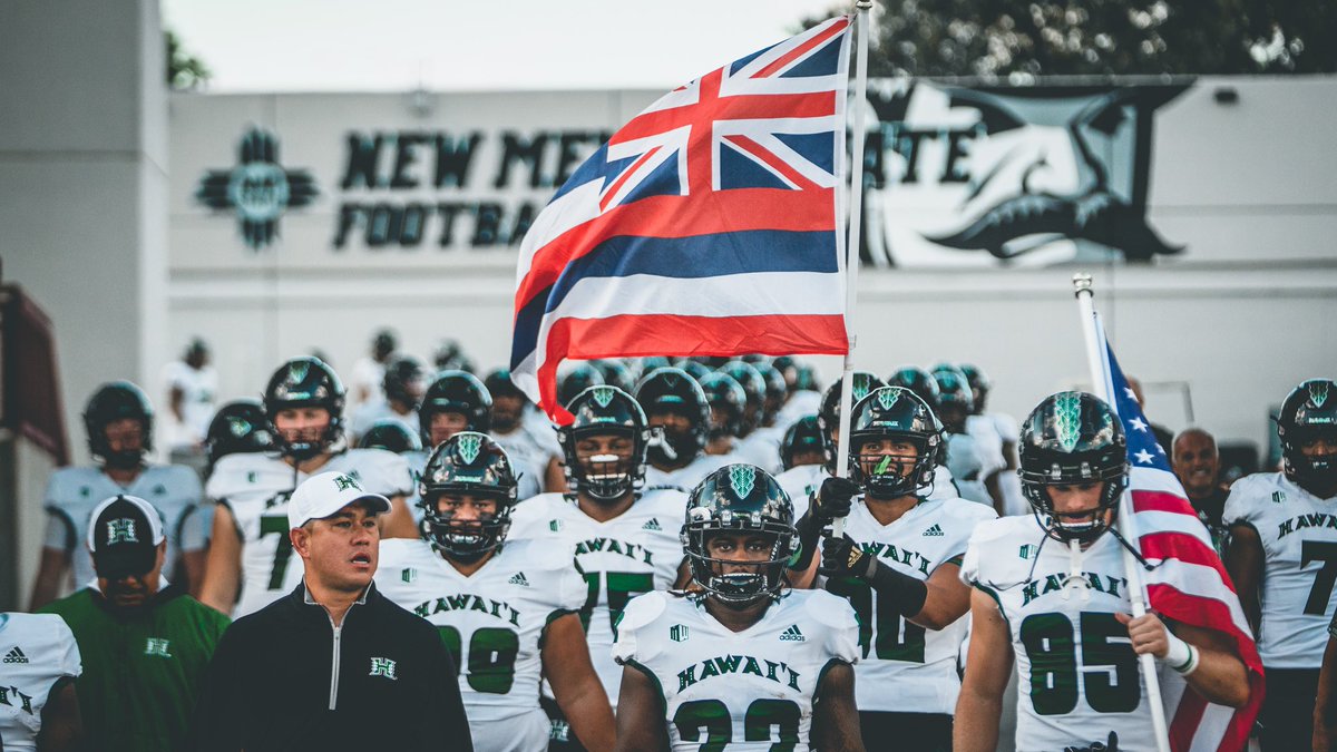 040Bruno's tweet photo. After a great call with @keikiokalani I'm very happy to receive a offer from the University of Hawaii! @HawaiiFootball  @ImmoOsterkamp @coachmulhern_ @CoachNateE @johnolaf15 @GIfootballChris https://t.co/Py9CGzuq2J