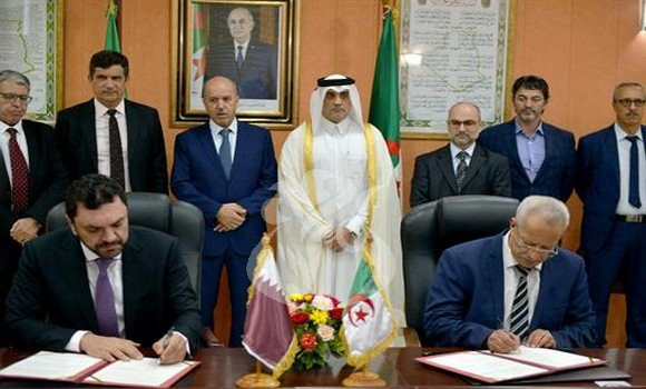 APS_Algerie's tweet photo. Signature d'un mémorandum d'entente pour la réalisation de l'hôpital algéro-qatari 🇩🇿🇶🇦

🔗https://t.co/UIAHNpFlL5 https://t.co/KEV6aN59de