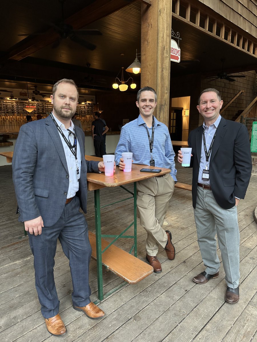SwishData's tweet photo. Swish had a great time last night, sponsoring the #PublicSector dinner at the @confluentinc  #KafkaSummit #current22! https://t.co/XNnaREzVOd