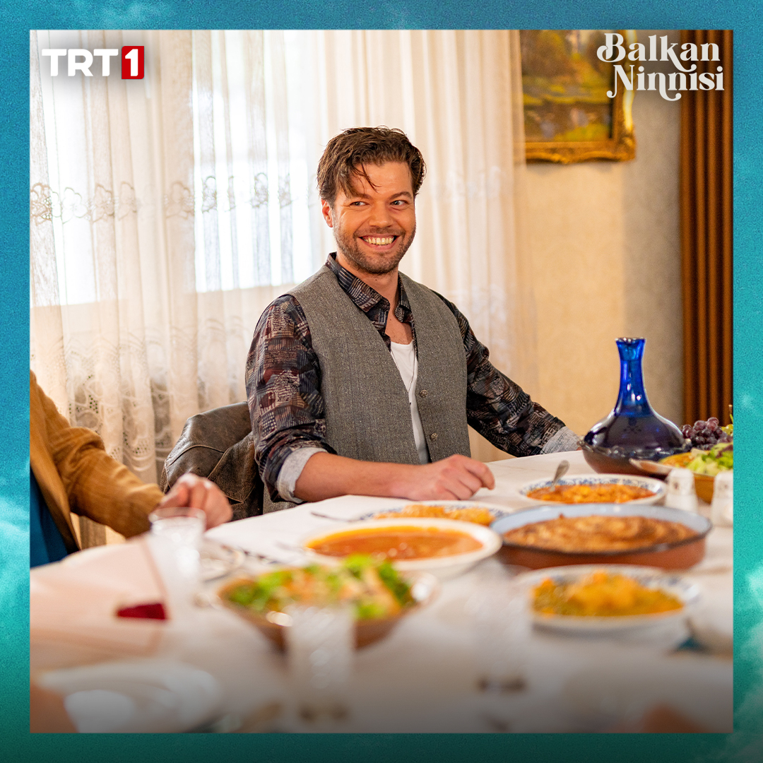 BalkanNinnisi's tweet photo. Pavel’in gülüşü 😎

#BalkanNinnisi yeni bölümleriyle her salı 20.00’de #TRT1’de 🌊
@trt1 https://t.co/L66zZRh5Mp