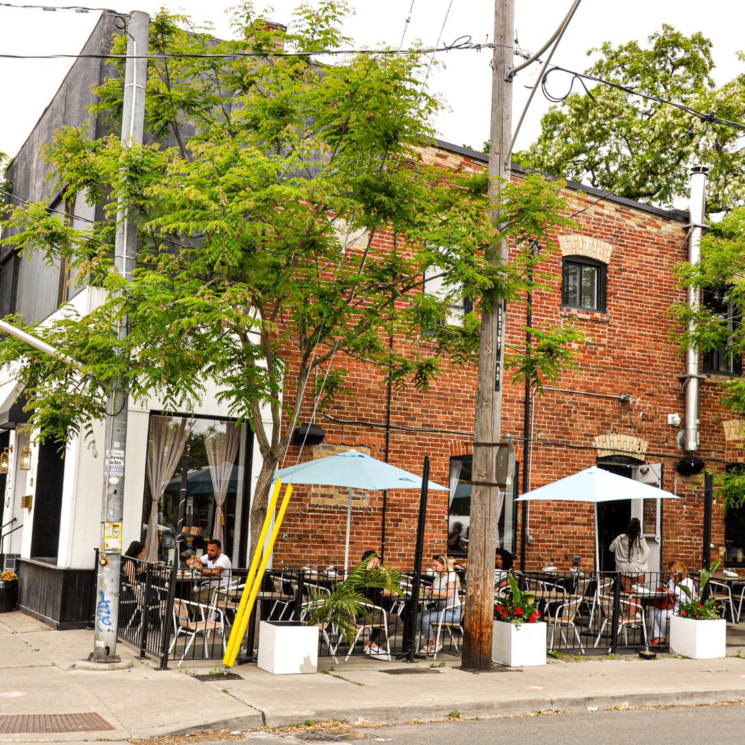 RiversideBIA's tweet photo. Enter for a chance to win in our 5th and final #QueenEastEats ‘22 #giveaway!! You could win a gift pack from 4 local restos/bars in @RiversideBIA &amp; @LeslievilleBIA. Enter by 11:59PM on Tues Oct 11th via https://t.co/8o9HGXkI8u https://t.co/l9QvpzXxBF